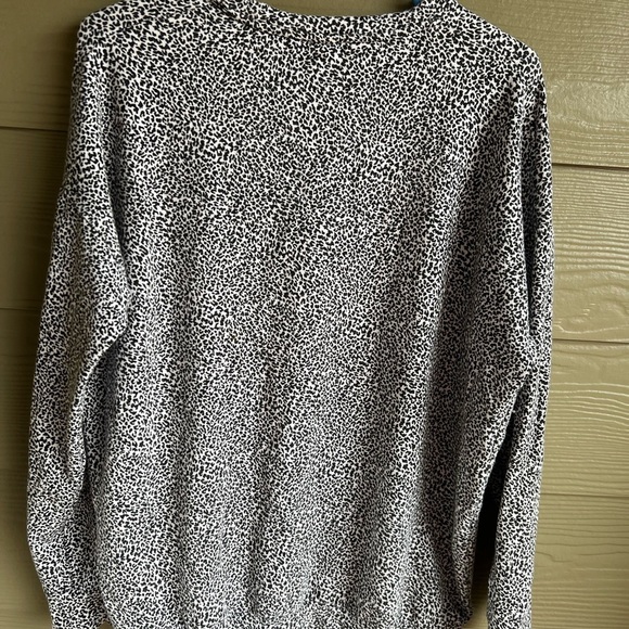 Awesome, Cozy Athleta Leopard Sweatshirt Small - Picture 5 of 6